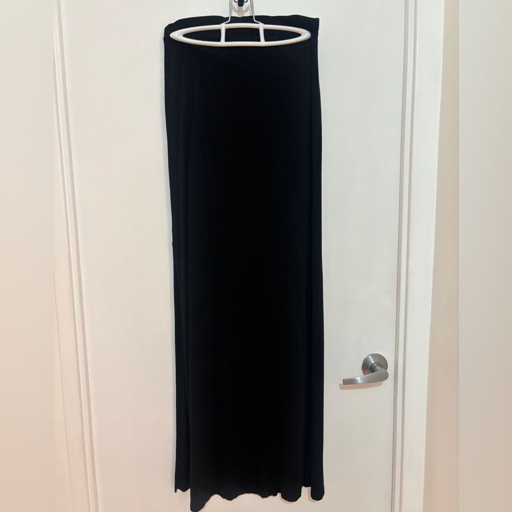 Black Maxi Skirt with Side Slits - Picture 3 of 6